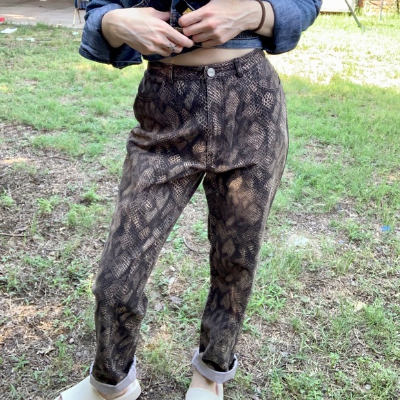 90s faux snakeskin jeans - Picture 6 of 8